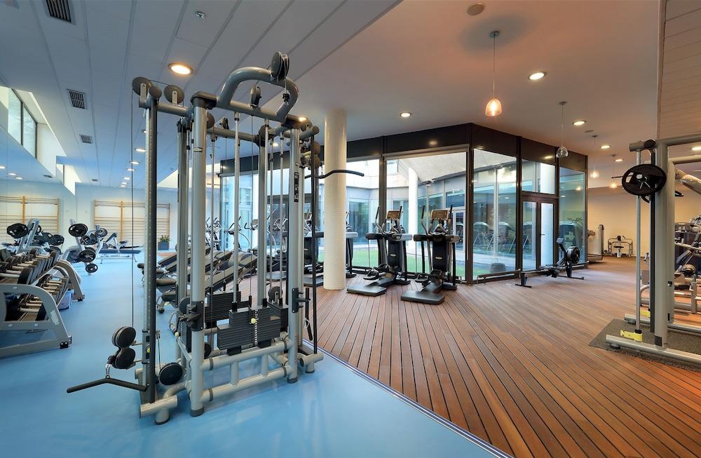 Eurostars Suites Mirasierra Madrid Exterior photo The gym at the hotel