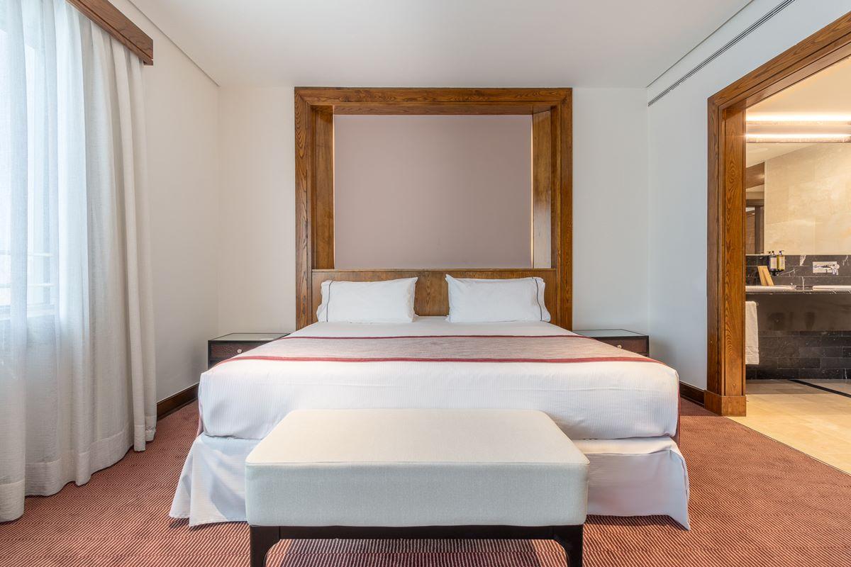 Eurostars Suites Mirasierra Madrid Exterior photo A bedroom at the hotel