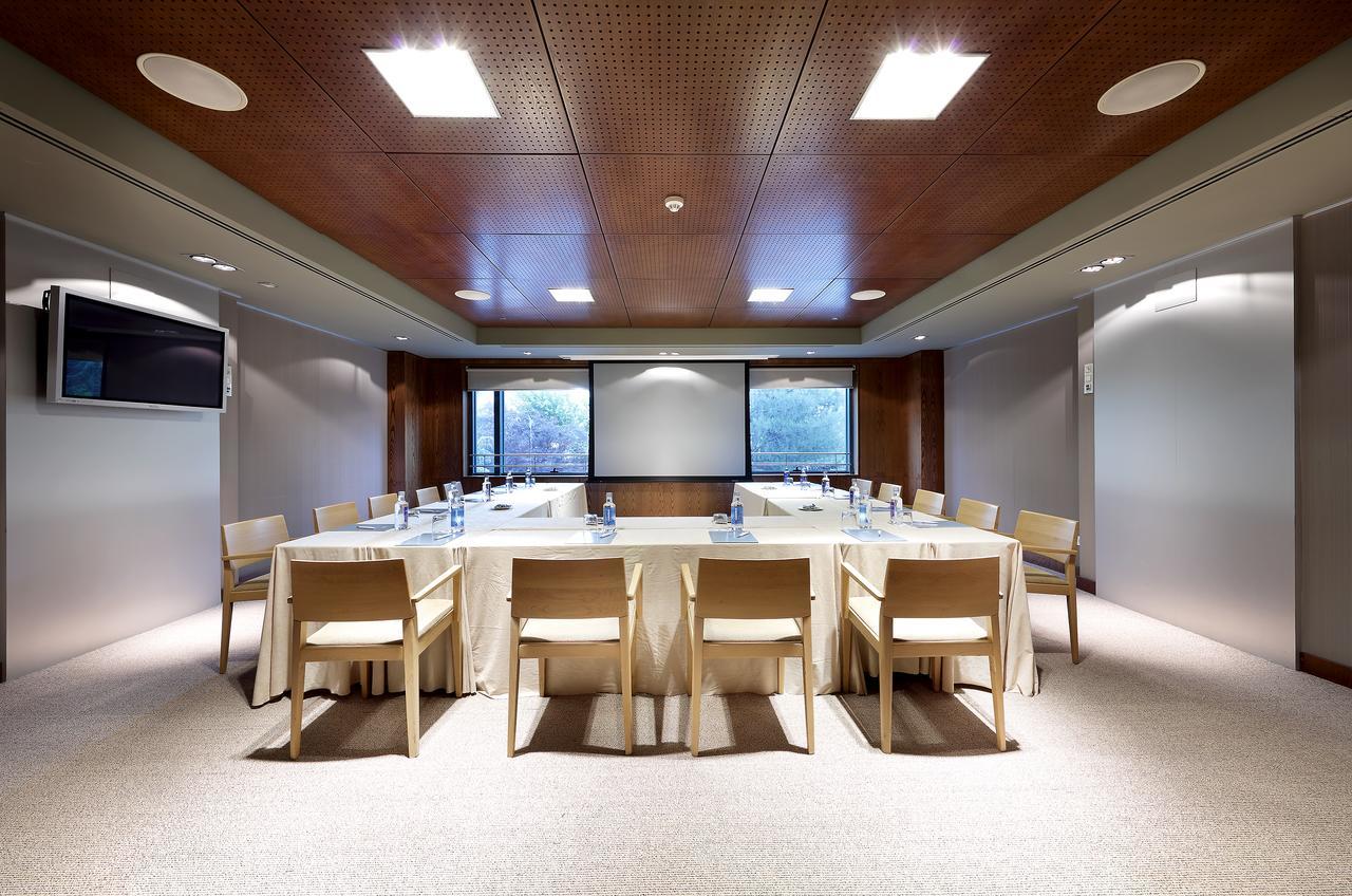 Eurostars Suites Mirasierra Madrid Exterior photo A meeting room at the University of Oxford