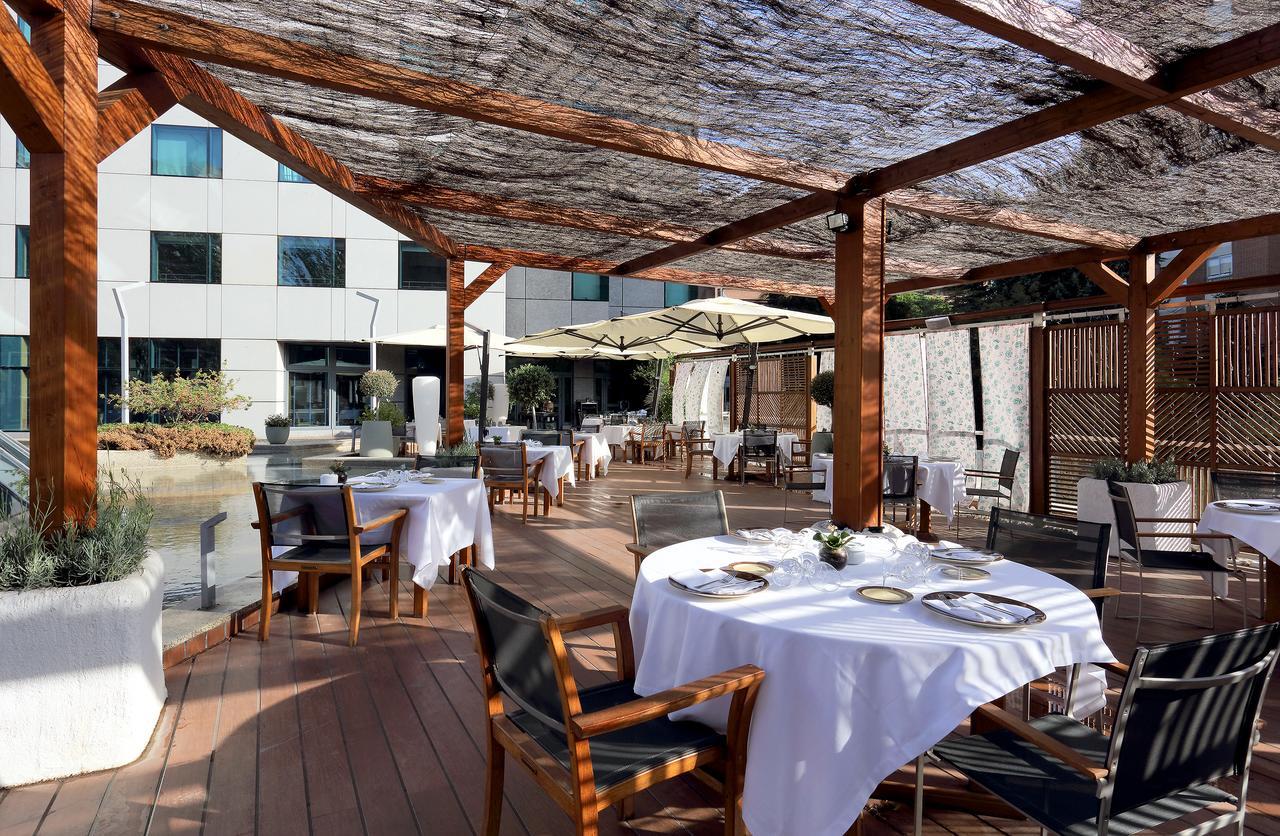 Eurostars Suites Mirasierra Madrid Exterior photo Restaurant